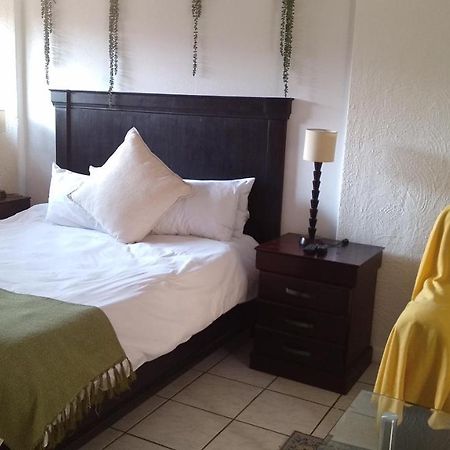 Self-Catering 1Bedr Cottage In Sandton With Free Wifi Johannesburgo Exterior foto