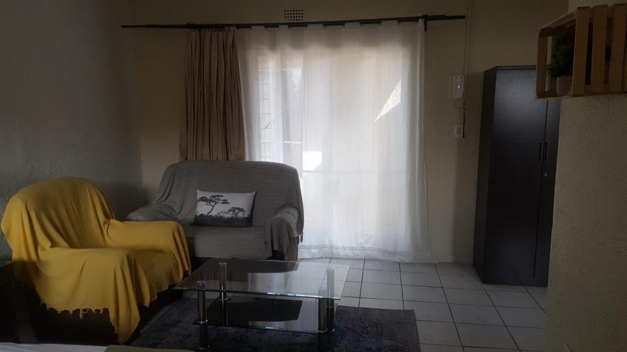 Self-Catering 1Bedr Cottage In Sandton With Free Wifi Johannesburgo Exterior foto